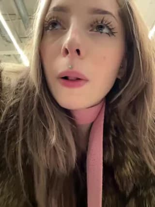 LoraaDoll - stripchat